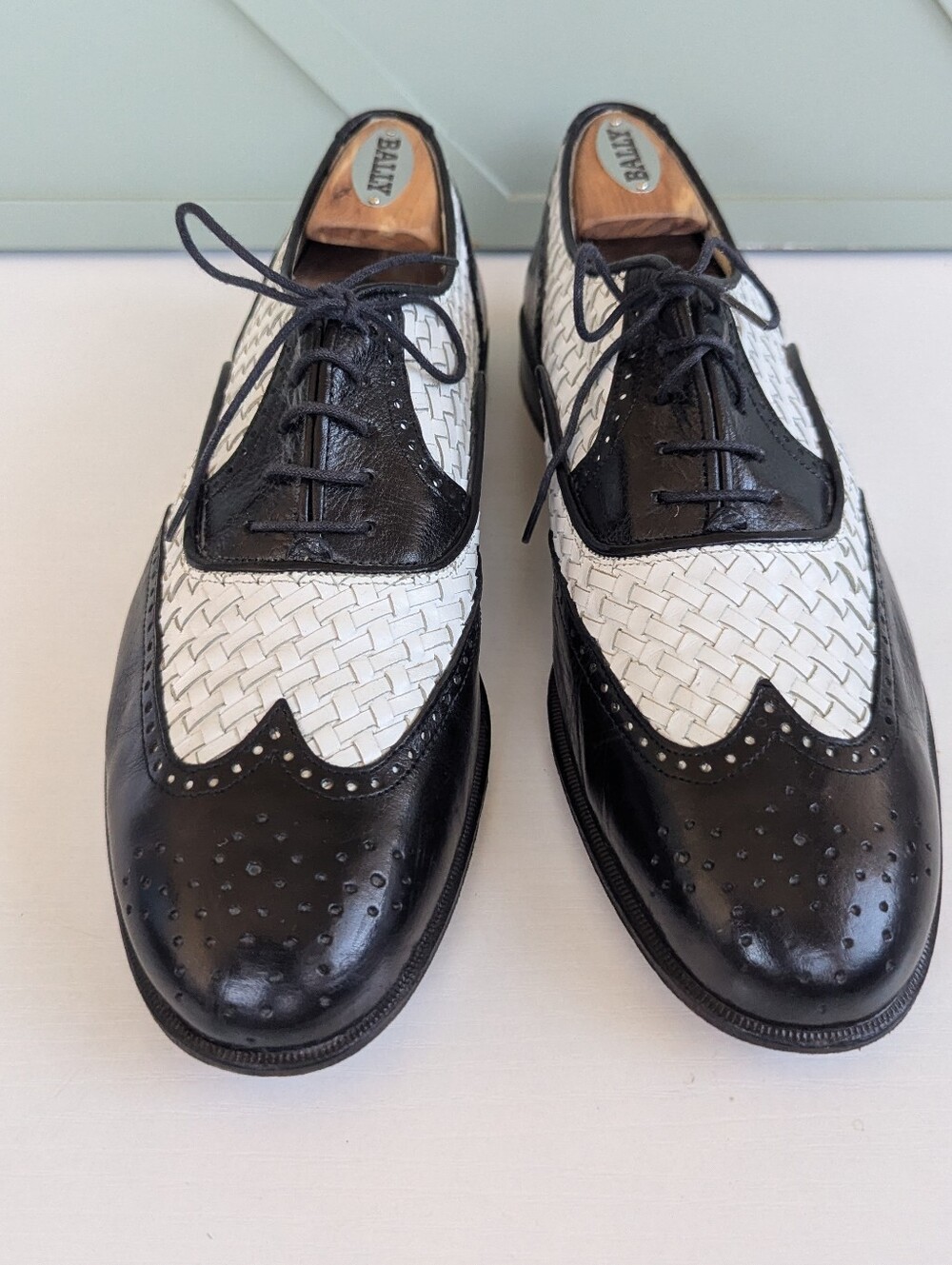 Danielle FerrariBlack and White Two-Tone Woven Wingtip Oxfords